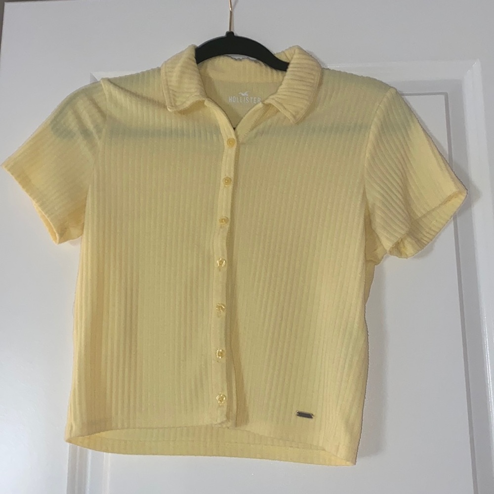 Hollister collar ribbed tee